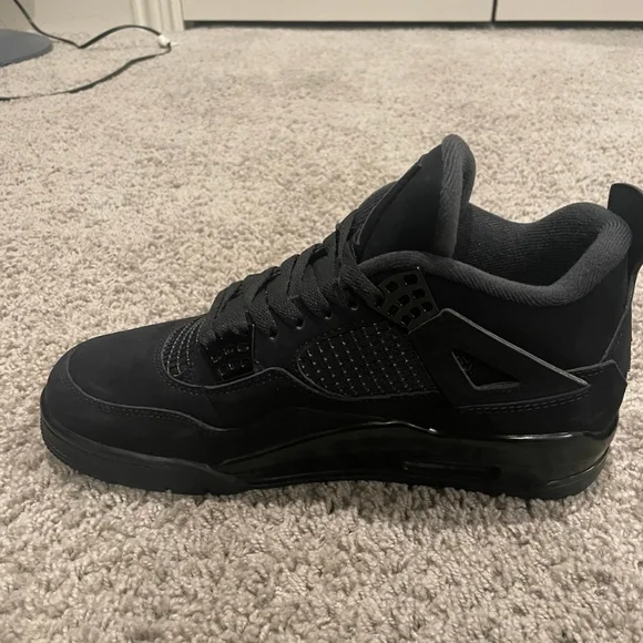 Jordan 4 retro black cat size 7 men’s